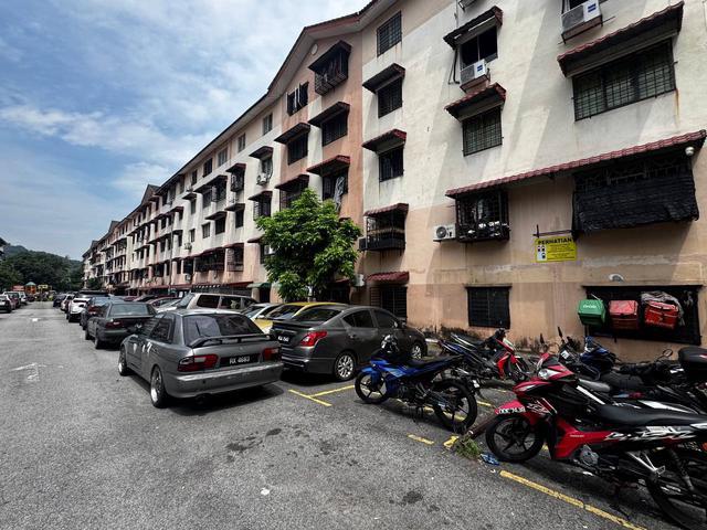 Level 3 Apartment Idaman Damansara Damai Petaling Jaya Selangor