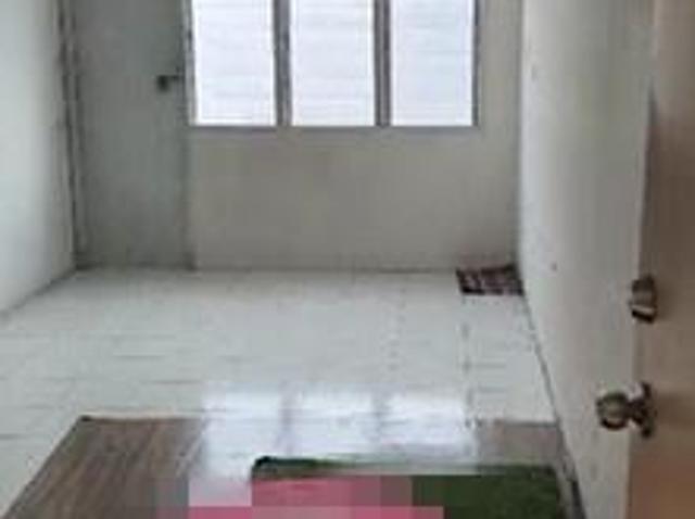Level 3 Arang Road Taman Flora Flat For Sale near Basketball Court