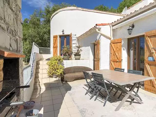 Levens 06670 Achat / Vente maison 6 pièces t6 piscine