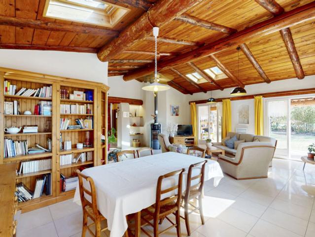 Levens, Villa T4,123m2 environ de plein pied sur une parcelle de 1590m2 avec piscine, garage et cabanon