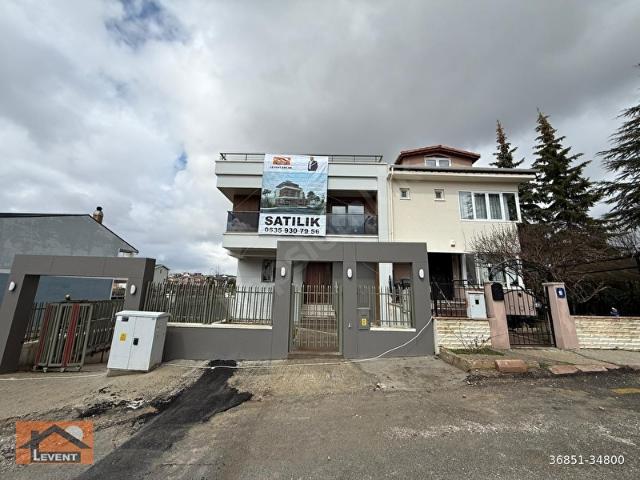 LEVENT'TEN İNCEK BLV YAKINI 8+2+5 BANYOLU KAPALI OTOPARKLI SIFIR