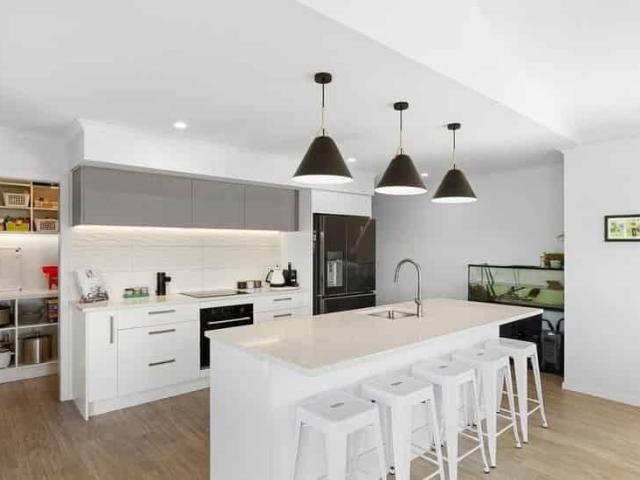LEVIN 4 BEDROOMS