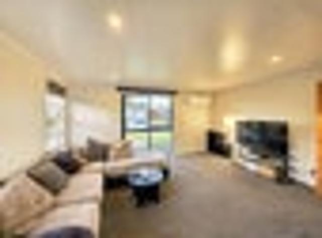 Levin, 2 bedrooms, $525 pw