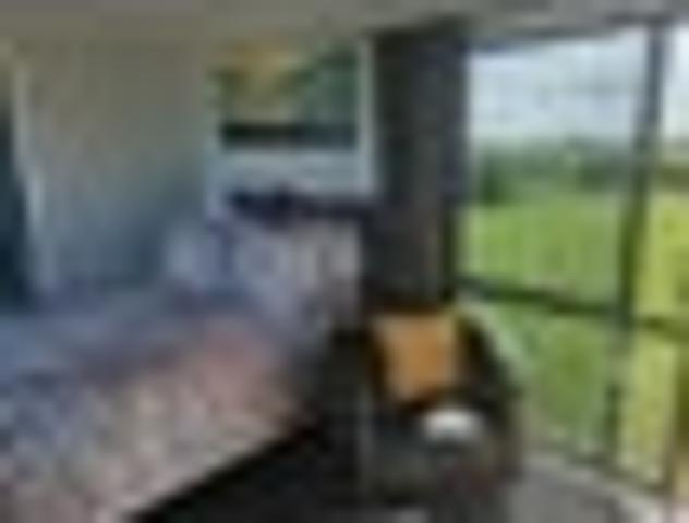 Levin, Studio, $350 pw