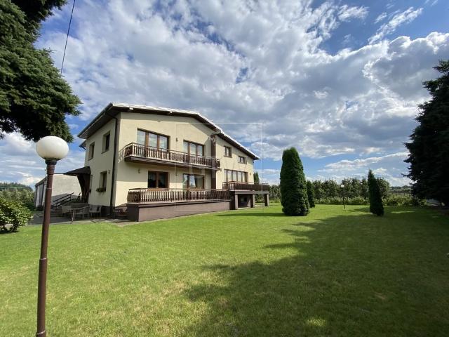 Lewiczyn, 300 m2