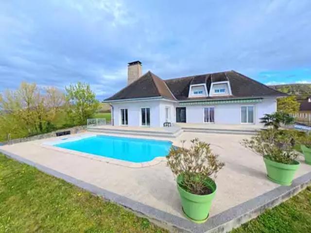 Leyrieu 38460 Achat / Vente maison 8 pièces t8 piscine terrasse