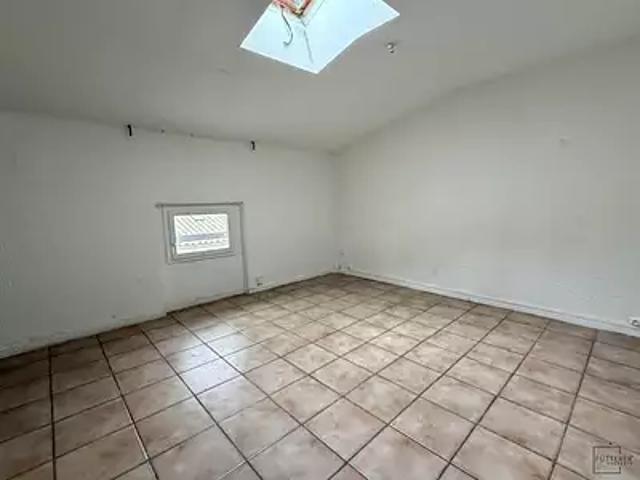 Lézignan Corbières 11200 Achat / Vente appartement 2 pièces t2 au dernier étage