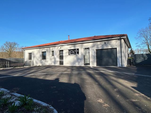 LEZOUX, Maison avec jardin, garage et piscine sur un terrain