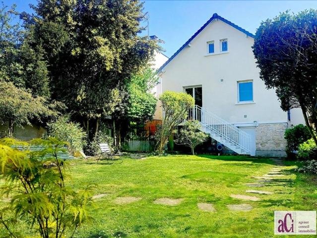 L'HAY LES ROSES Charmant Pavillon sur terrain de 385m²