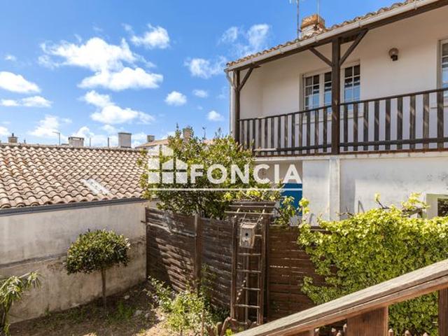 Ile de noirmoutier l'herbaudière a proximite du port grand appartement avec balcon et jardin privatif