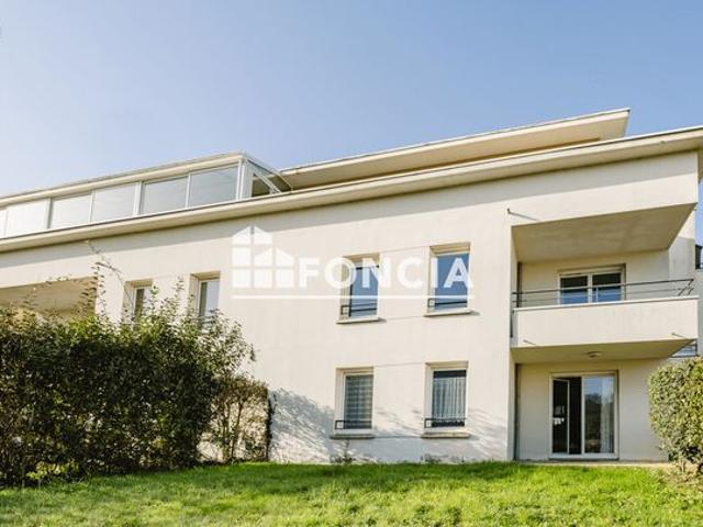 L'HERMITAGE: Très agréable T2 de 45 m2 en rez de jardin de 90 m2 avec garage et parking privé aérien