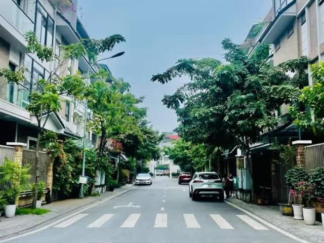 Liền Kề Cao Cấp Quận Hai Bà Trưng, Phố Trương Định, 95m x 5T, Giá hơn 28 tỷ