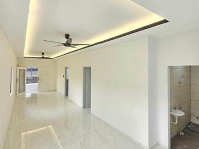 Lima kedai Single Storey bungalow nearby Mutiara Rini