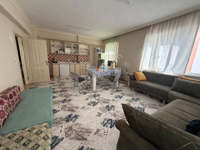 Liman Mahallesi Ara Kat Geniş 2+1 Kiralık