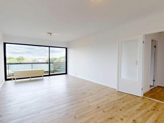 LIMITE WOLUWE: BEL APPARTEMENT RENOVE 2 CHAMBRES +/ 90M2