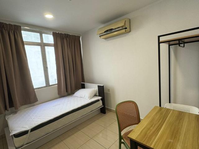 LIMITED OFFER Near The Mines Mall Room + Private Toilet at Seri Kembangan