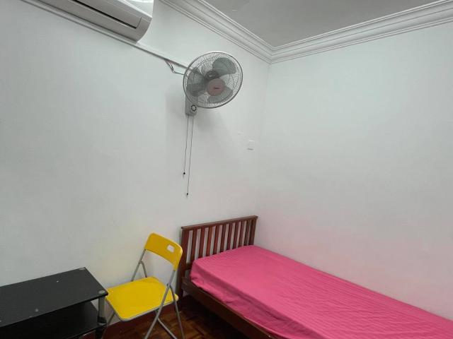 LIMITED OFFERNear INTI College. Middle Room Rent in SS15