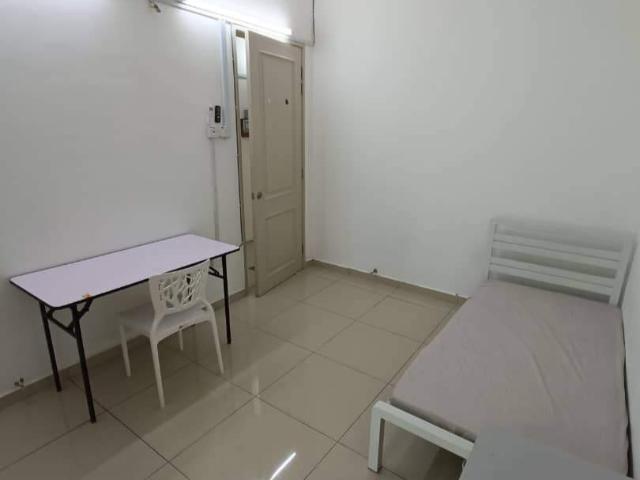 LIMITED OFFERRoom for Rent with Air Cond ❄ at Bandar Botanic near GM Klang