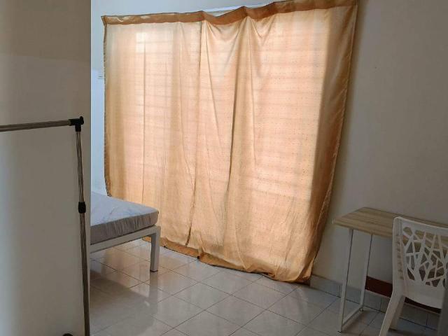 Limited Budget Room @ Bukit Rimau 3–5 mins to AEON & Lotus’s ️ | Aircond + Window + Free WiFi