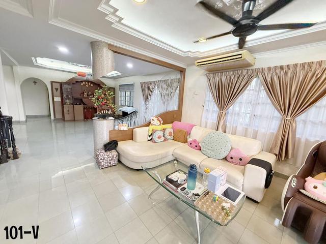Limited Endlot Full Extended Renovated Partly Furnish 2Sty Batu Belah