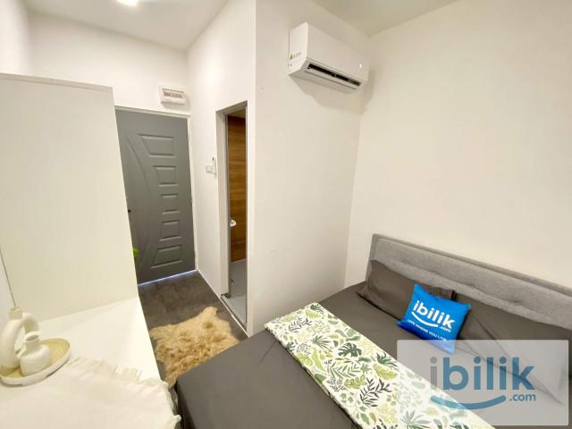 Limited Paroi Seremban ️Cozy Queen Bed Room attached with Washrom Move in Ready Zero / One month depo