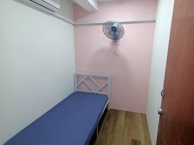 LIMITED TIME OFFER ‼️ Female Unit Room + AirCond + Free WiFi near IOI Puchong LRT