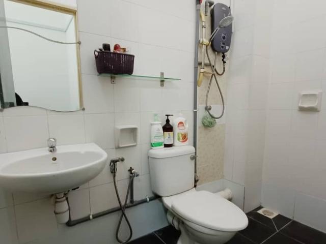 LIMITED TIME OFFER ‼️ Room attach AirCond and Free WiFi @ Tmn Wawasan Puchong ️