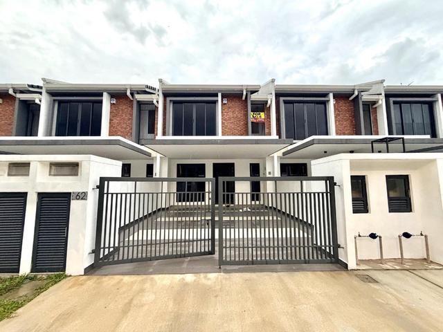 LIMITED UNIT20x70 Ferrous 2 Alam Impian Shah Alam 2 Storey