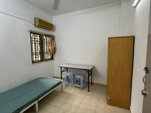 Limited Unit Available ! Middle room for rent at Jalan Wawasan Pusat Bandar Puchong