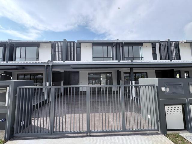 Limited unit Bandar Bukit Raja 2 sty House