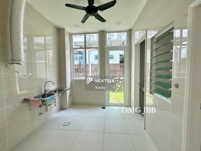 Limited Unit Bungalow With Big Land in Palm Grove Persiaran Raja Muda Musa