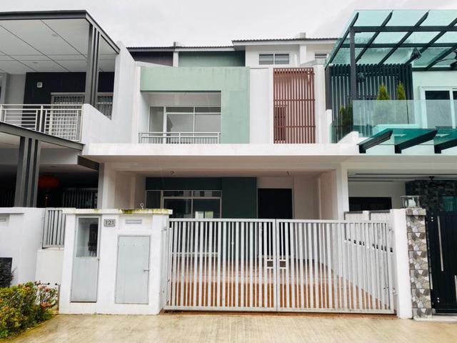 LIMITED 25 Sty Superlink House M Residence 1 Tasik Puteri Rawang