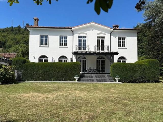 LIMITROPHE TARN/HERAULT ÉLEGANTE DEMEURE D'ARCHITECTE AVEC PA