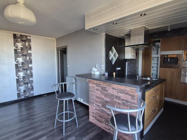 LIMOGES. Appartement avec garage et cave