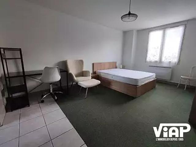 Limoges 87000 Location appartement 1 pièce t1 au dernier étage