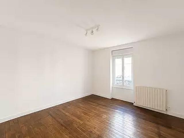 Limoges 87000 Location appartement 1 pièce t1 au dernier étage cave