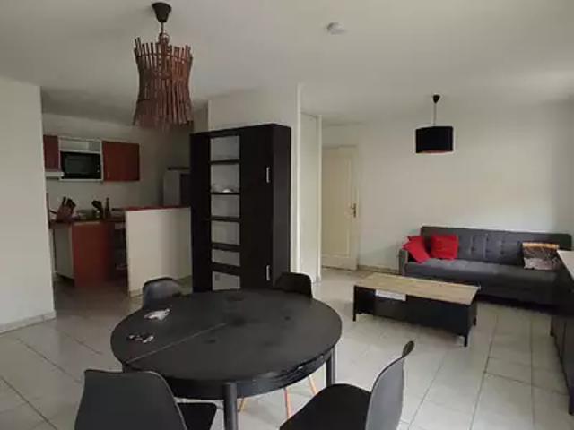 Limoges 87000 Location appartement 2 pièces t2 au dernier étage parking