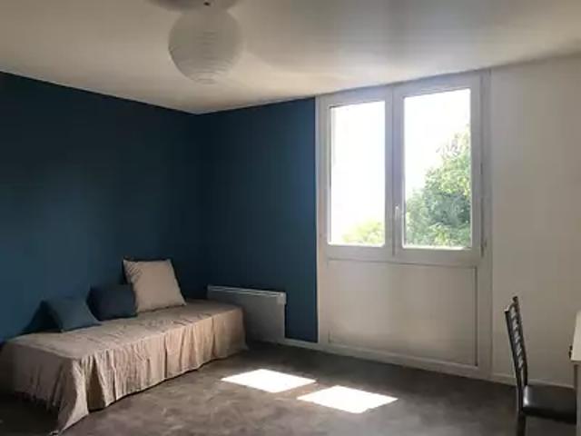 Limoges 87100 Location appartement 1 pièce t1 au dernier étage