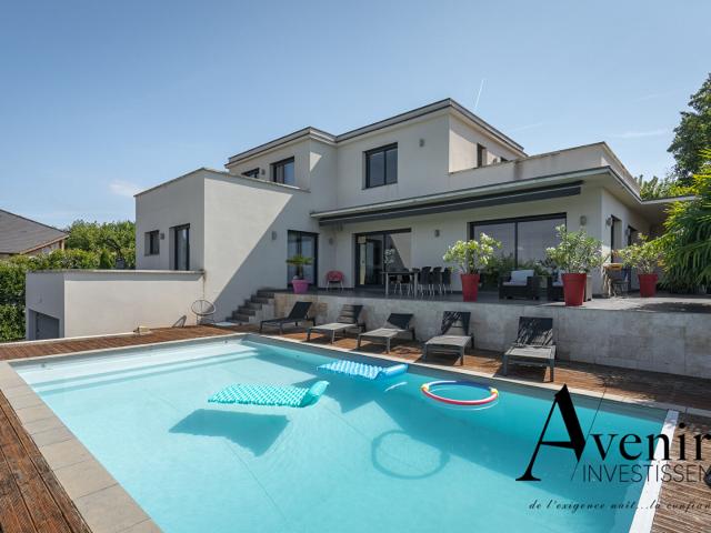 LIMONEST MAISON D'EXCEPTION 250m2 4 CHAMBRES Piscine Limonest