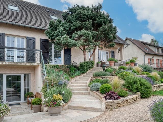 LIMOURS: 3 PIECES REFAIT A NEUF EN REZ DE JARDIN 2 CHAMBRES