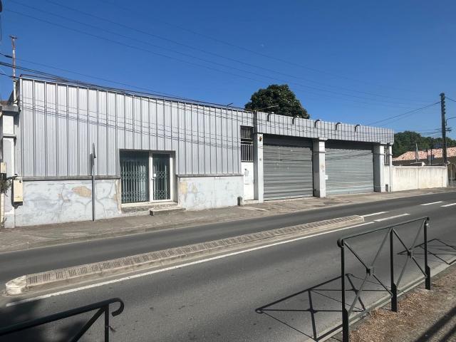 Limoux Axe passant Ensemble immobilier à usage commercia. 1487m² Limoux