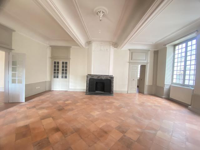 Limoux, dans belle copropriété, appartement Bourgeois de 177m2