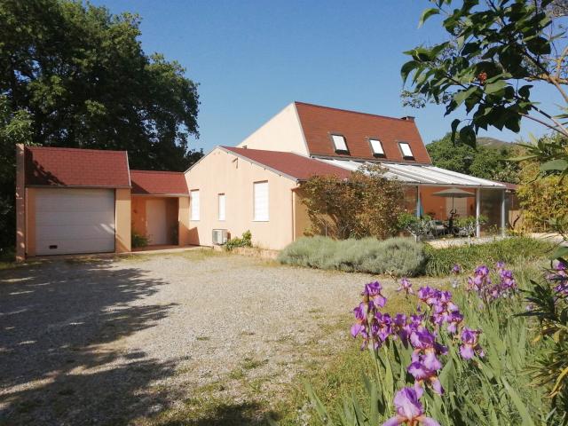 LIMOUX Villa de 150m2 habitables avec piscine Terrain en. 150m² Limoux