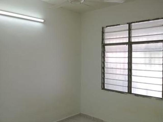 Lintang Bayan at sungai Ara
