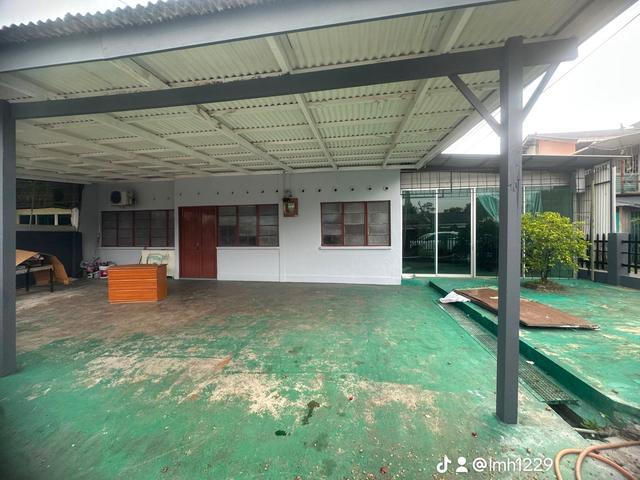 Lintang Park Bazaar single Storeys Corner For Rent 3 Bedroom 2 Bat