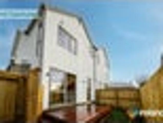 Linwood, 3 bedrooms, $585 pw