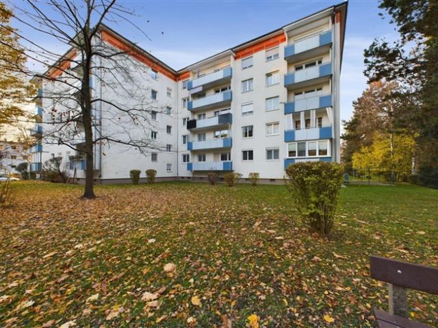 LINZ / URFAHR Dornach SANIERUNGSWÜRDIGE, perfekt gelegene Eigentumswohnung mit ca. 80,5 m² Wohnfläche 4 Zimmer + Küche + Loggia ca.6 m²