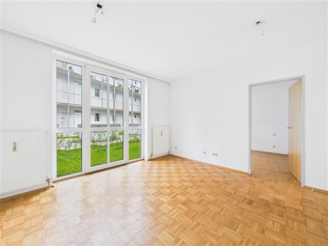 LINZ / URFAHR PLESCHING Perfekt aufgeteilte WOHNUNG mit ca. 44,4 m² Wohnfläche + Eigengarten ca. 28,7 m² + Parkplatz in der Tiefgarage