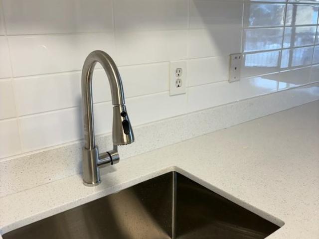 Lincoln Manor 1 Bedroom Apartment for Rent at 3404 18 Ave Nw, Edmonton, AB T6L 3C2 Daly Grove