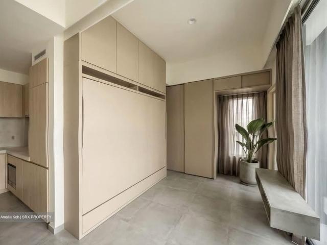 Lincoln Suites D11, Condominium